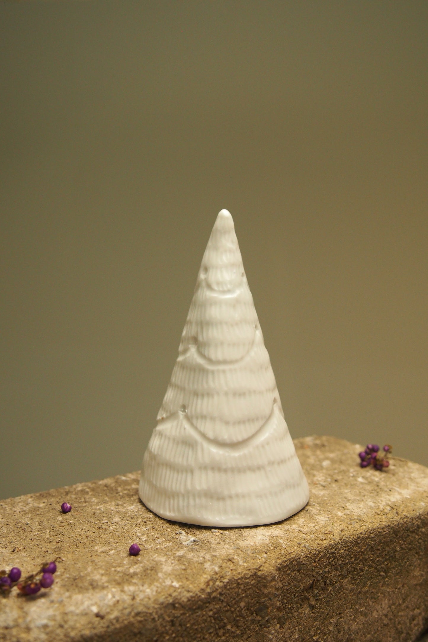 Pure: Carved porcelain Christmas tree